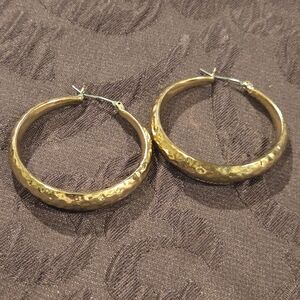 Nicole Richie House of Harlow Hammered Gold Plated Hoop Earrings Hammered Textur